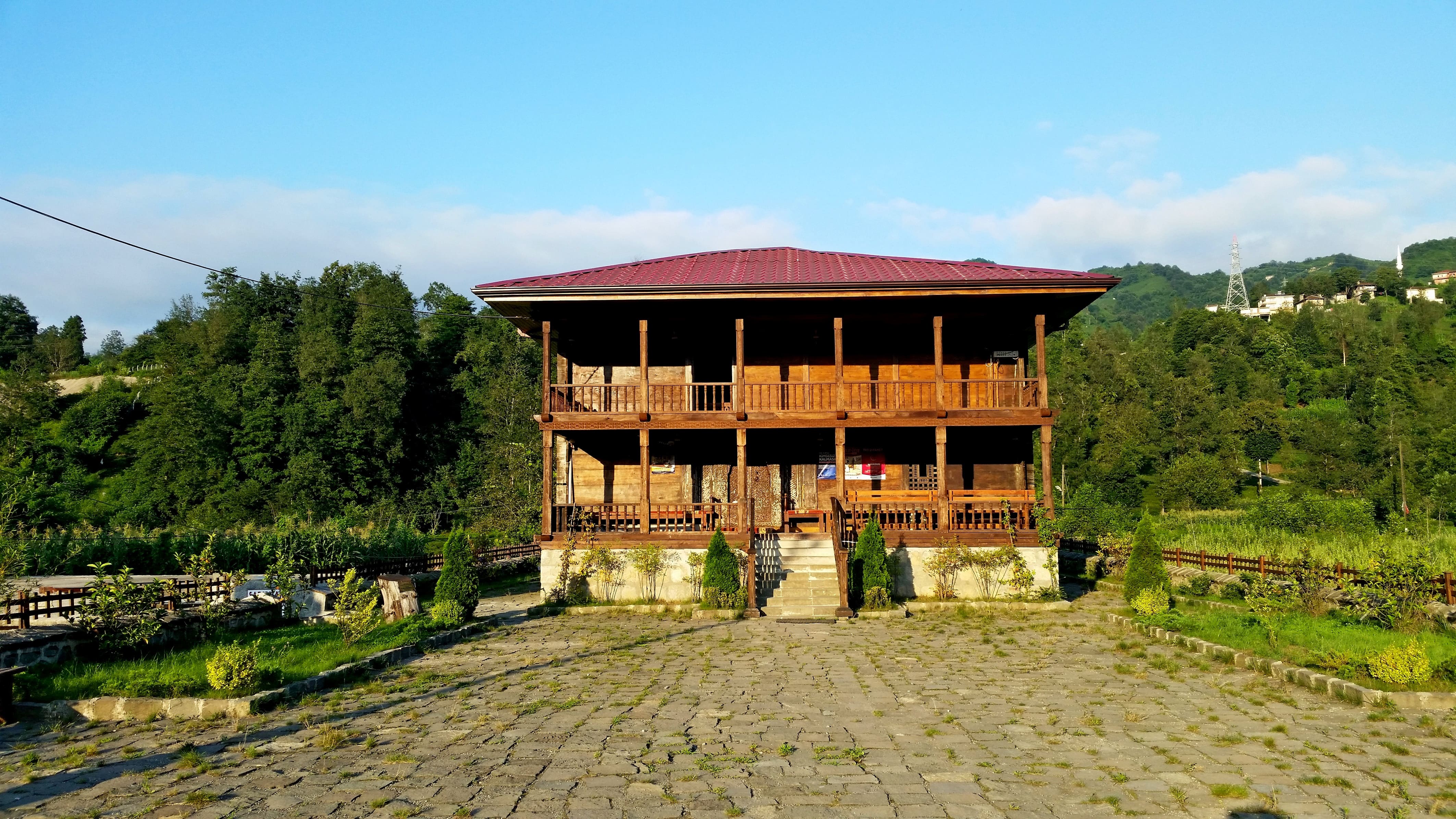 Hüseyinhoca Köyü Cami