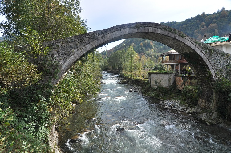Çağlayan Köyü Taş Köprü